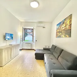 Appartamento Famagosta Home, Navigli Style, Accanto A Metropolitana M2 Verde, Confortevole E Spazioso Per Gruppi O Famiglie, Milano